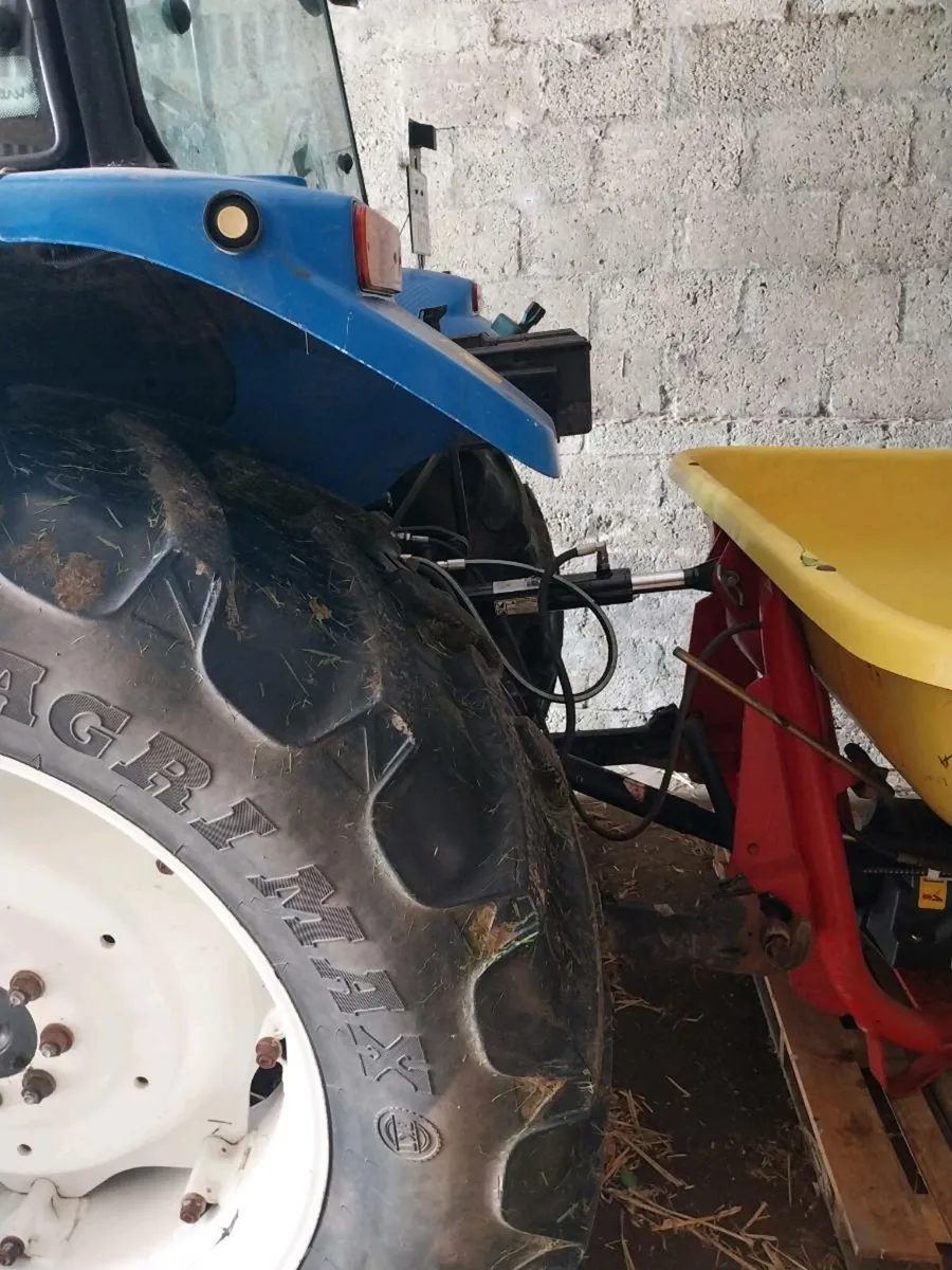 Tractor tyres - Image 1