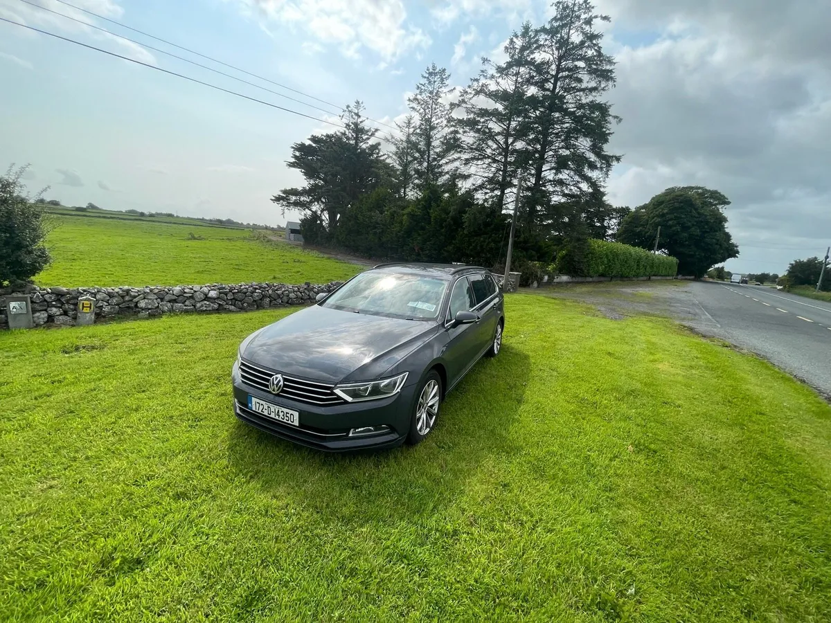 2017 Volkswagen Passat - Image 3