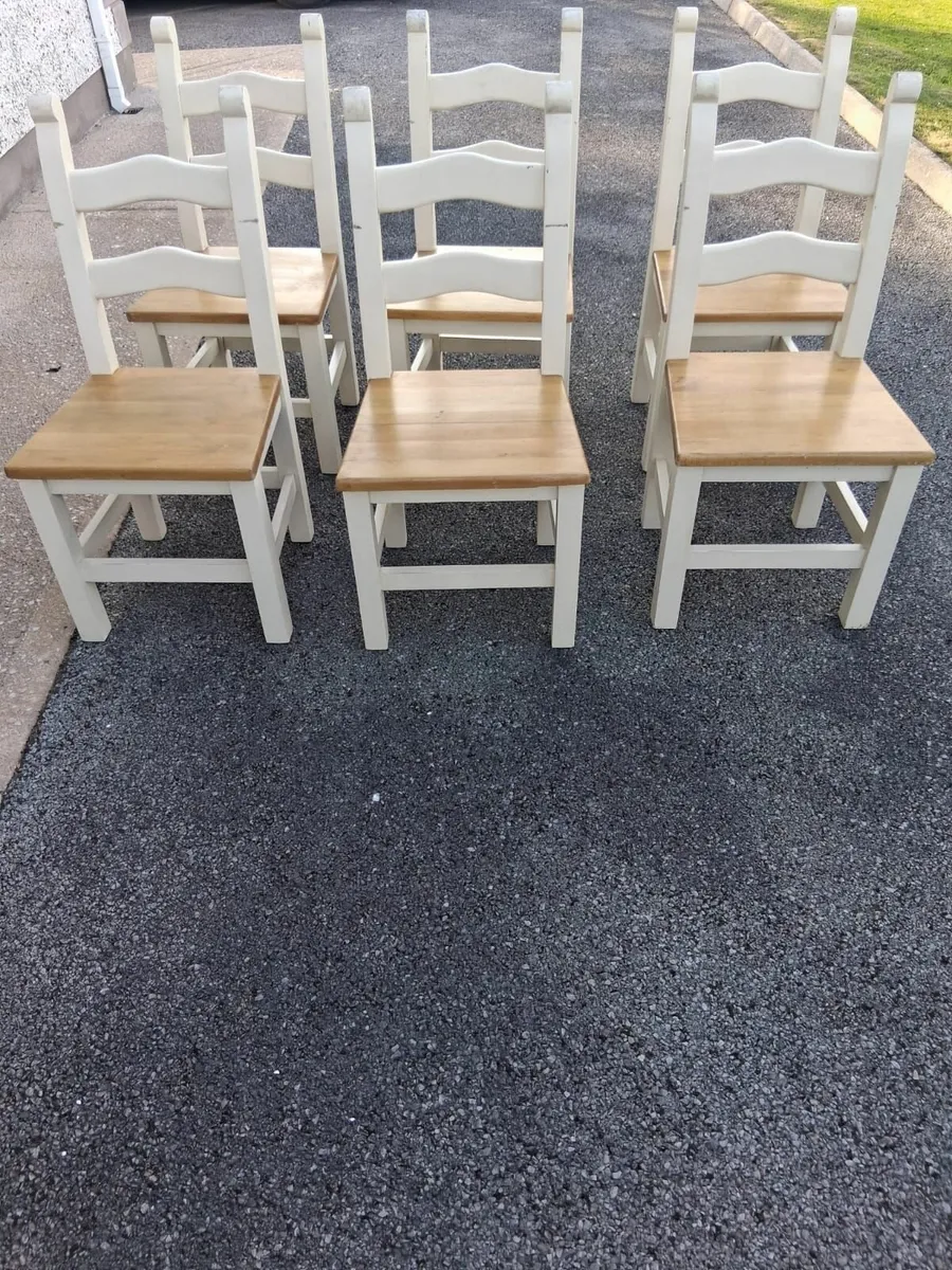 Table and  chairs - Image 3