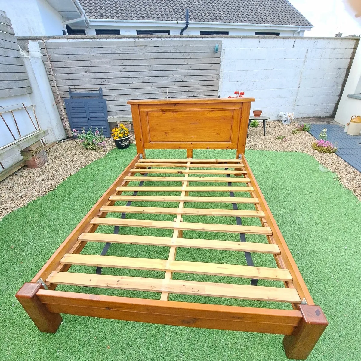 Solid oak double bedframe - Image 2