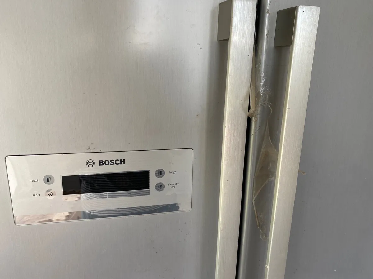 Bosch American Style Fridge Freezer - Image 2
