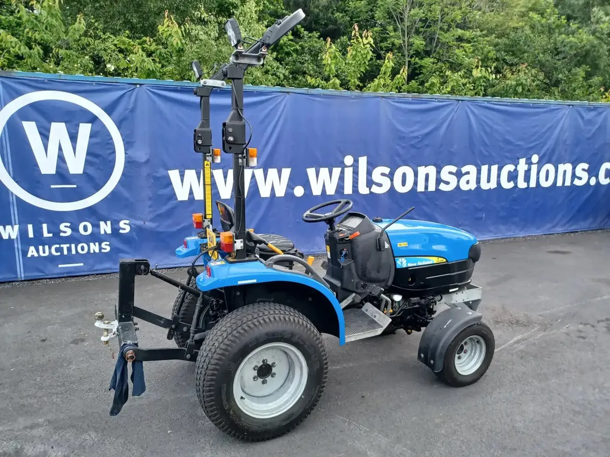 2011 New Holland TC24D Tractor For Auction - Image 3