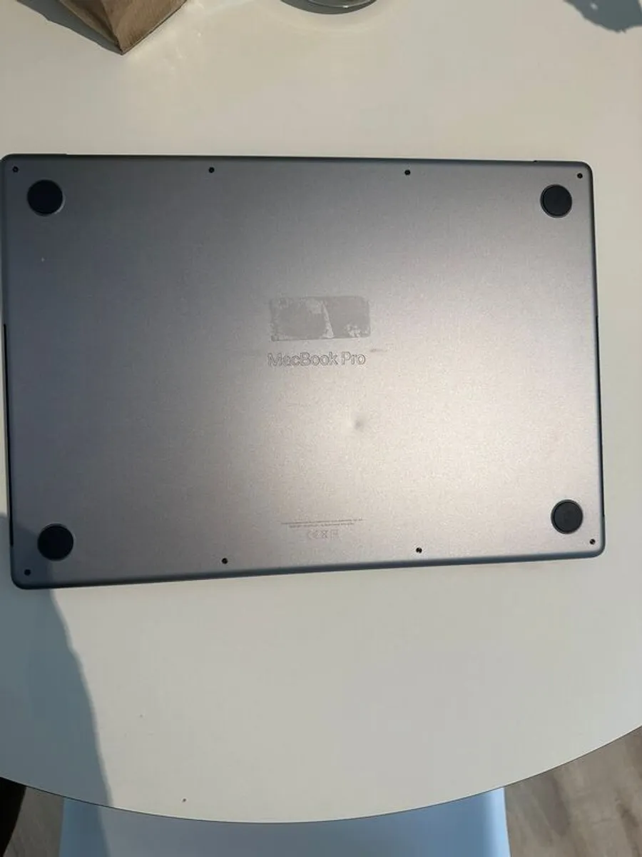Macbook Pro 2021 16" M1 - Image 2