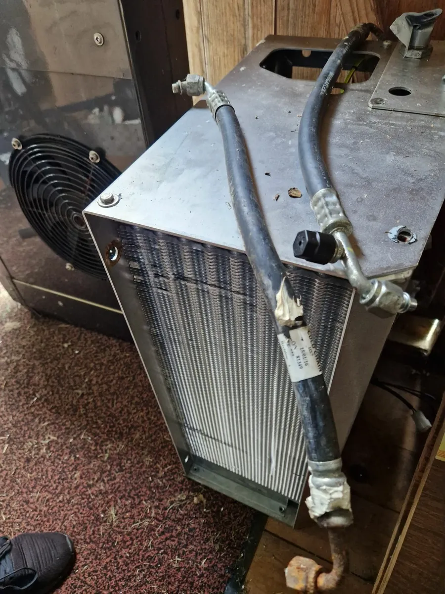 Fridge unit for a van etc - Image 3
