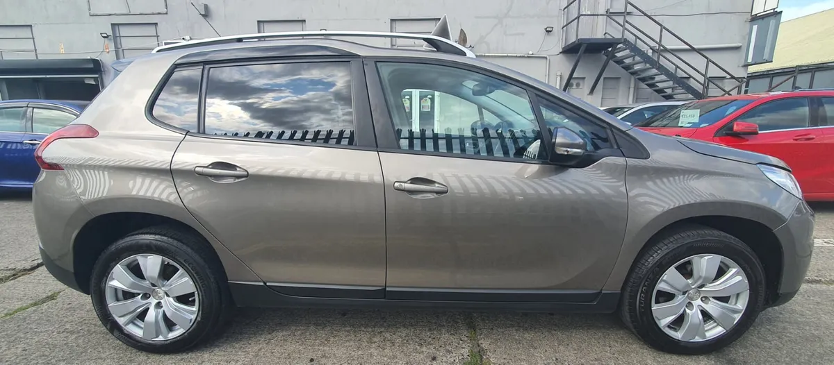 2017 Peugeot 2008  Manual - Image 4