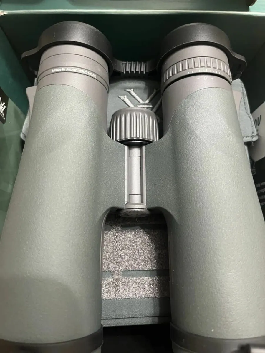 Vortex Razor UHD 8x 42 mm Binocular RZB-3101 - Image 3