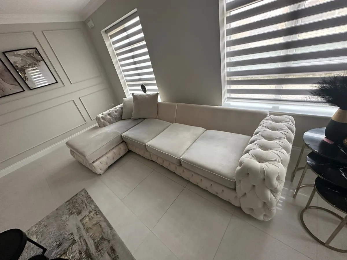 Sofa for sale - 304cm x 91cm - Image 2