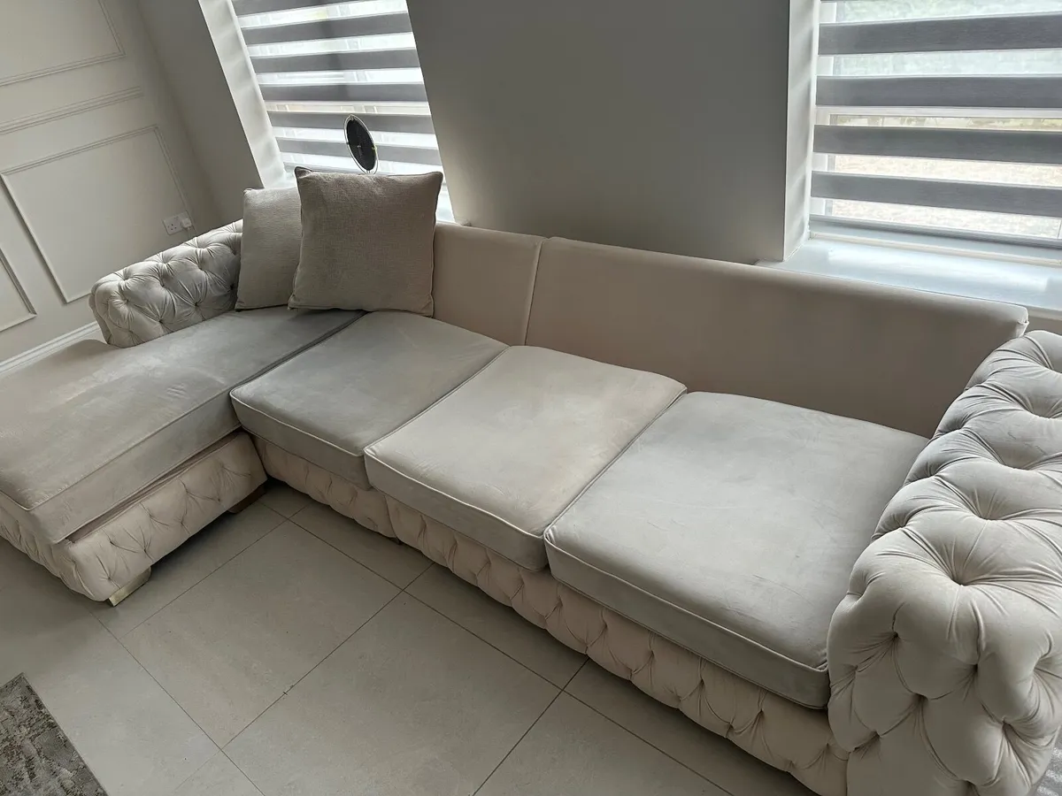 Sofa for sale - 304cm x 91cm - Image 3