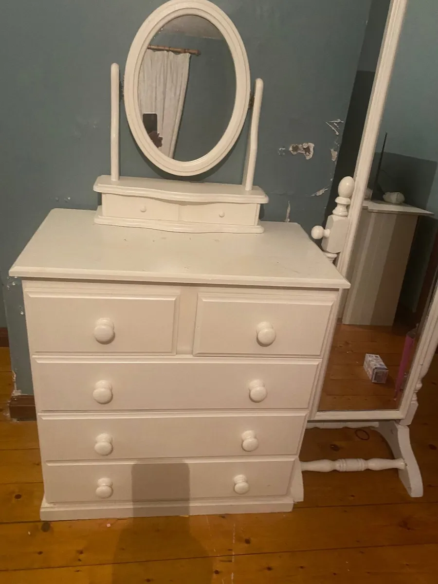 Cream painted Dressing table and mirror - Image 1