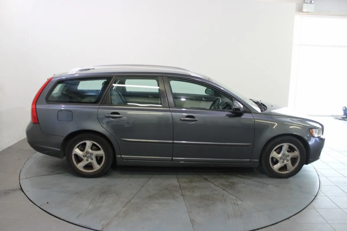 Volvo V50 Classic 1.6 D2 115PS ES - Image 4