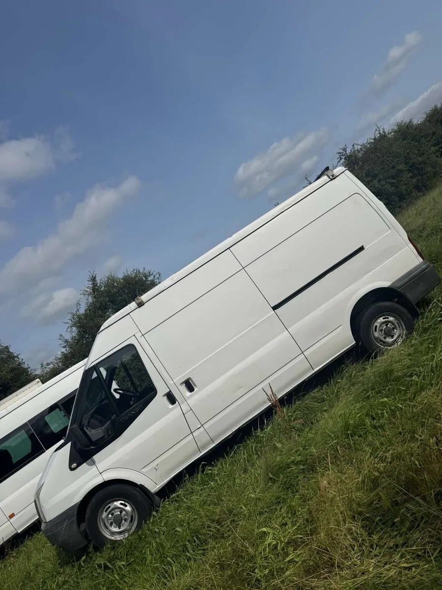 2007 Ford Transit - Image 2