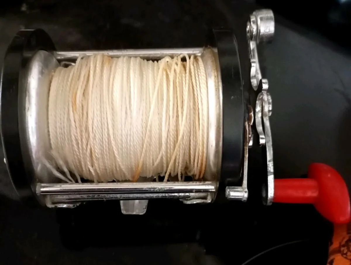 Vintage sea fishing boat reel - Image 4