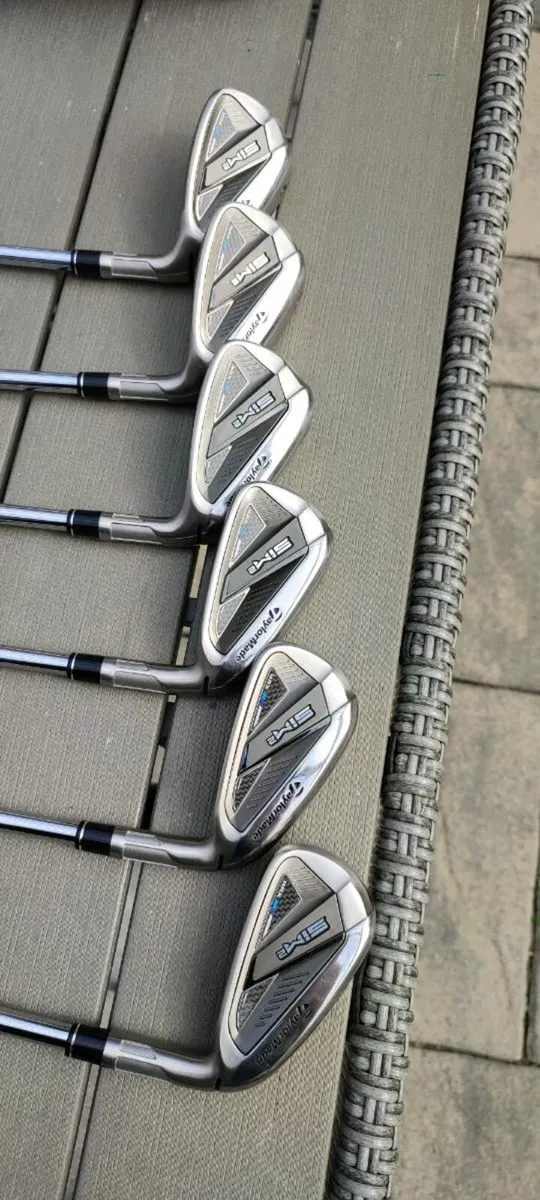 Taylormade sim2 max iron set - Image 1