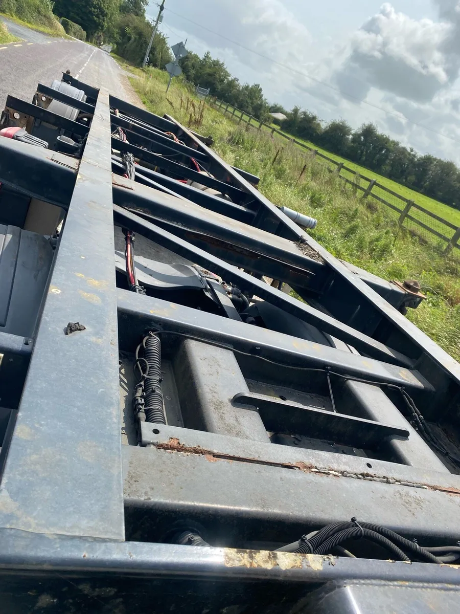 Dennison skeletal trailer - Image 2