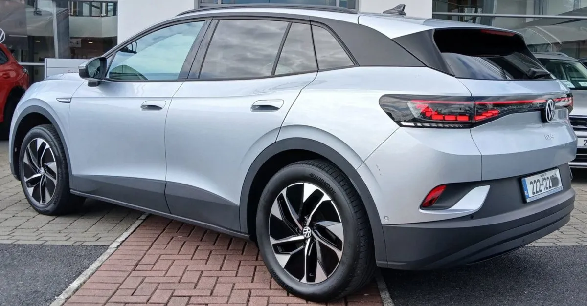 Volkswagen ID.4 Business 77kwh 204HP  rear View C - Image 4