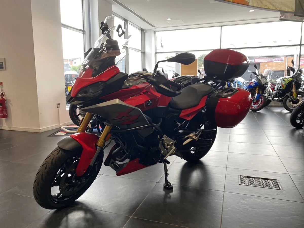 2020 BMW F900XR TE - Factory Lowered with Luggage! - Image 4