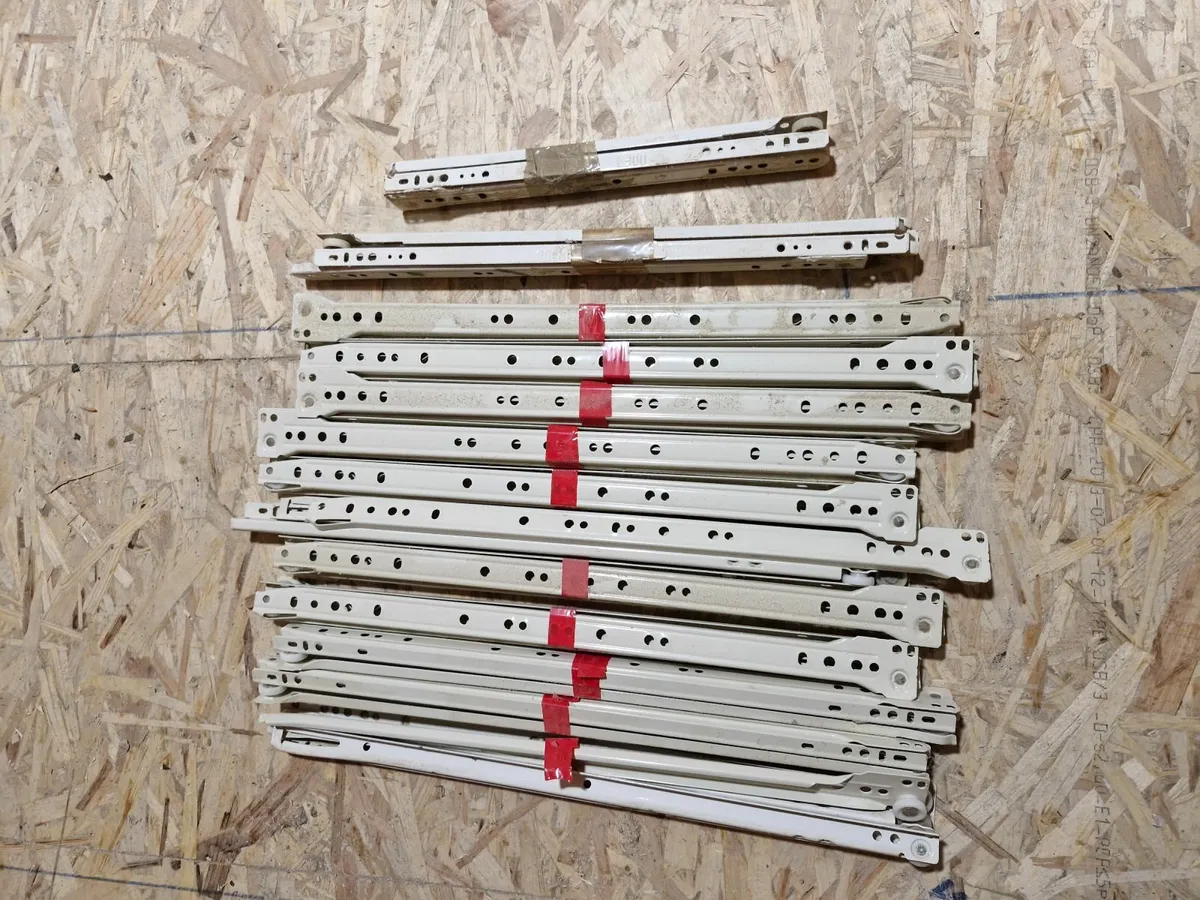 Kitchen drawer runners - Image 1
