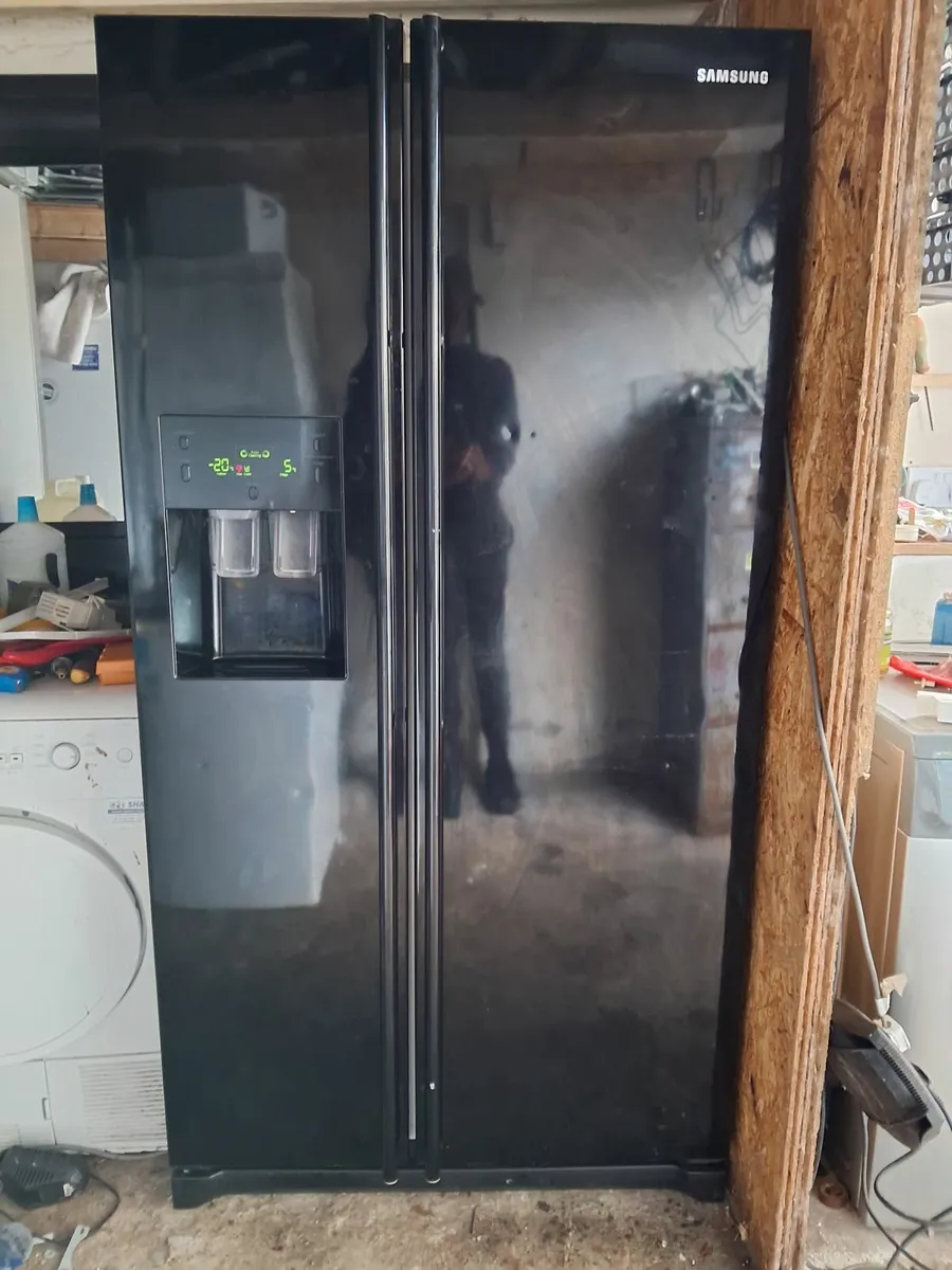 SAMSUNG AMERICAN FRIDGE AND FREEZER - Image 1