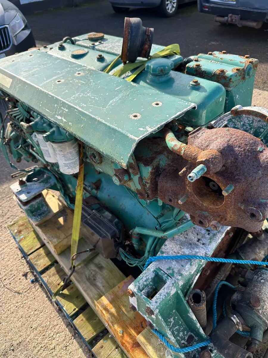 Marine diesel engine - Image 1