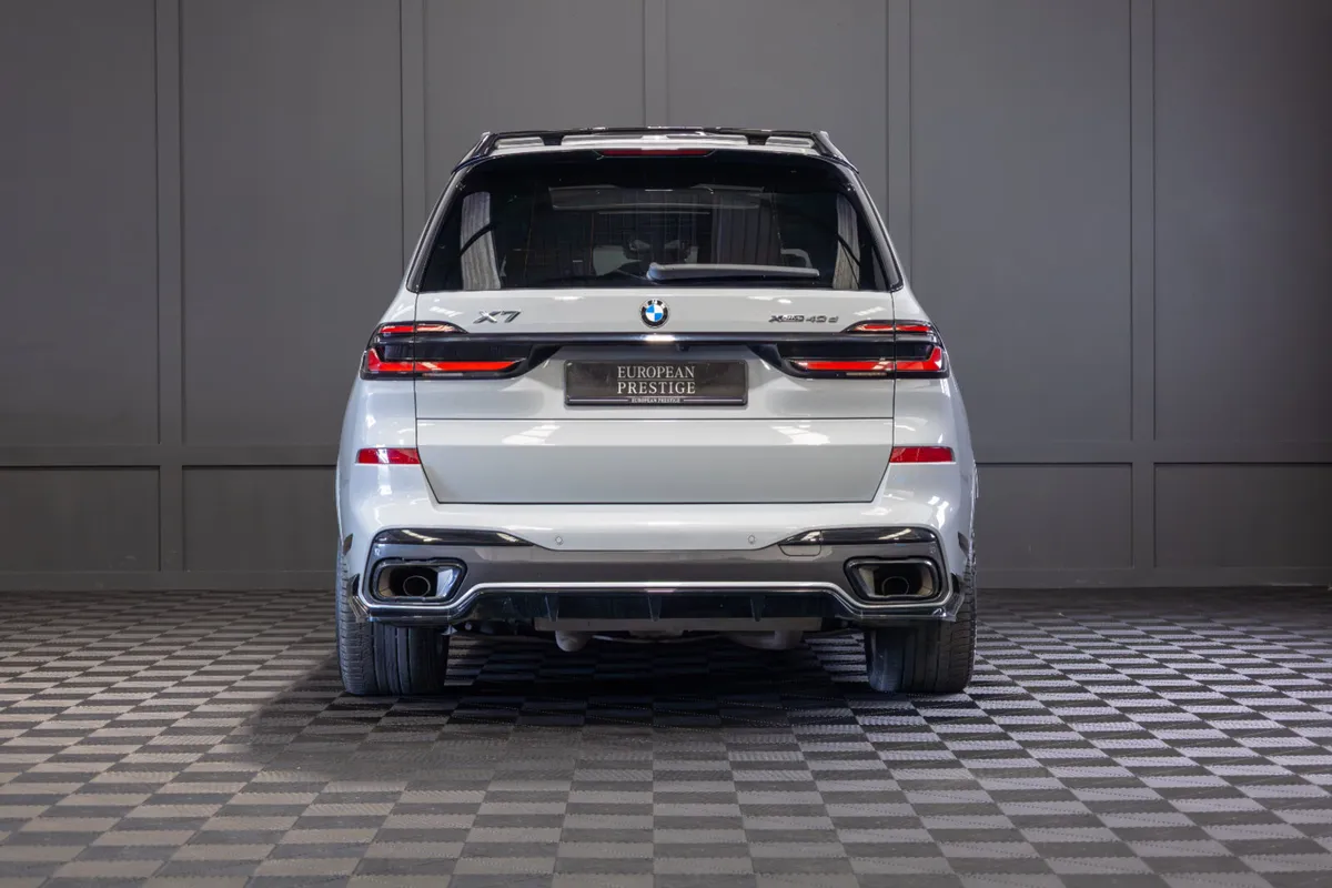 2023 BMW X7 X-Drive 40d M-Sport 2 Seat Commercial - Image 4