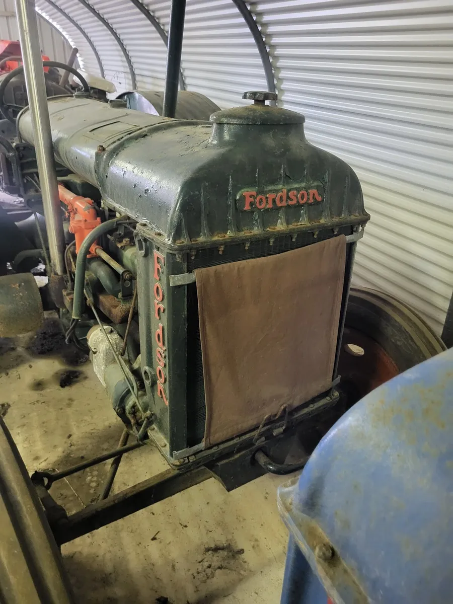 Vintage tractor - Image 1