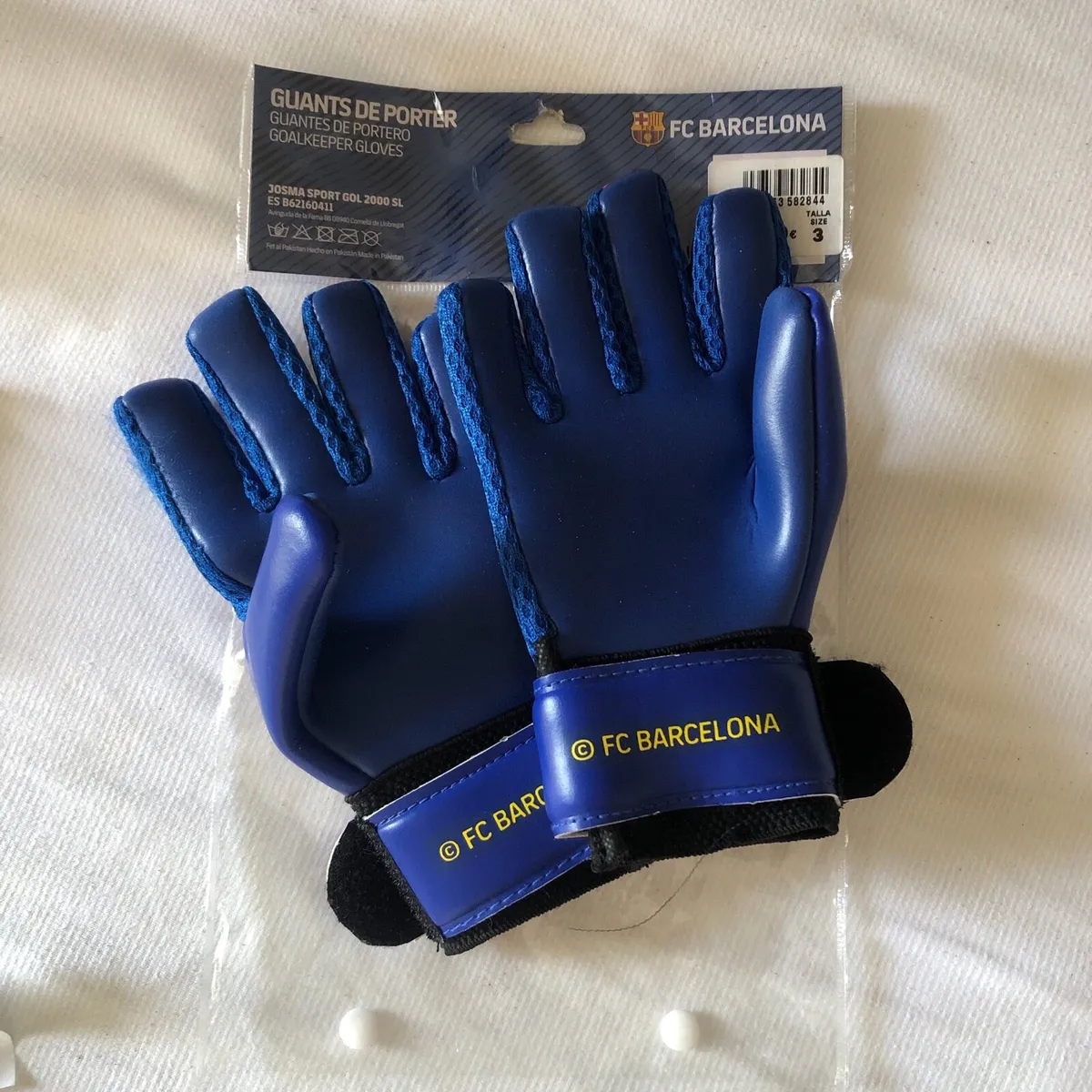 FCB goalkeeper gloves - Image 3