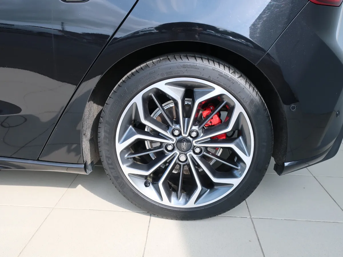 Ford Focus 2023 - Image 4