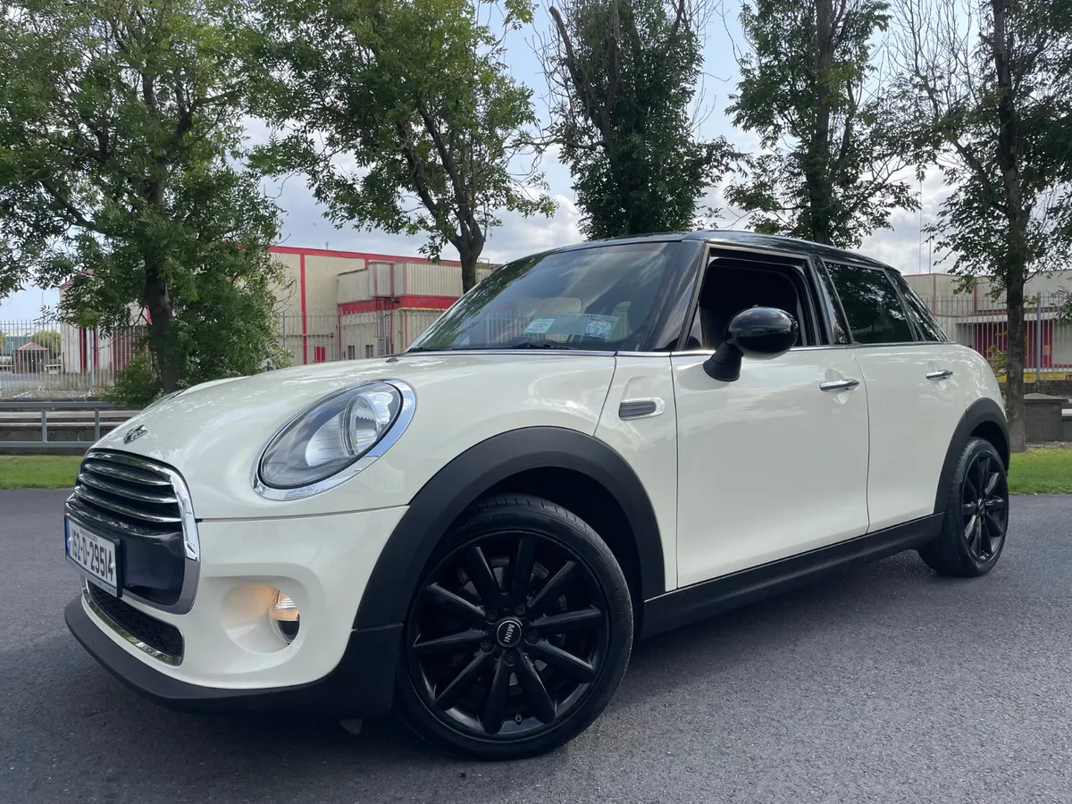 1.5 - COOPER - HALF LEATHER - BLACK PACK - LOW KMS - Image 4