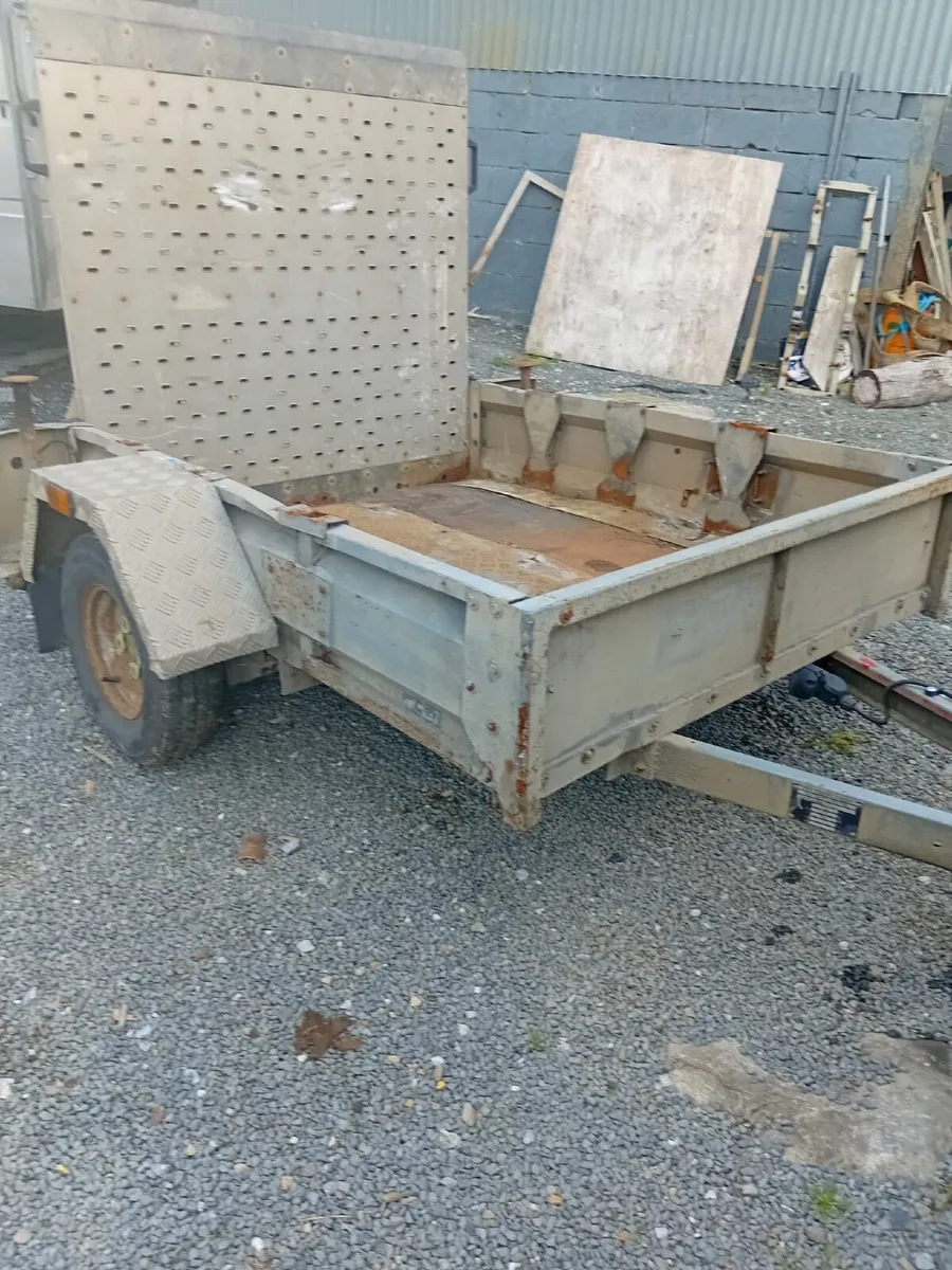 Trailer - Image 1