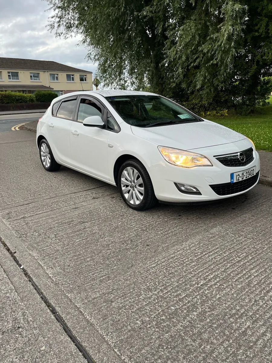 Opel Astra 2012 - Image 3