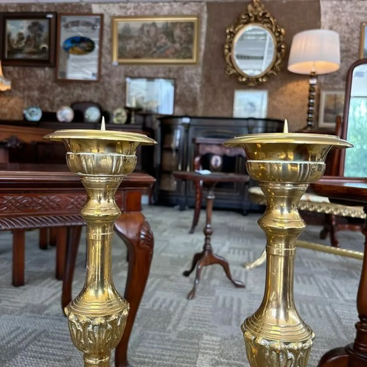 A stunning pair of brass floor candlesticks - Image 4