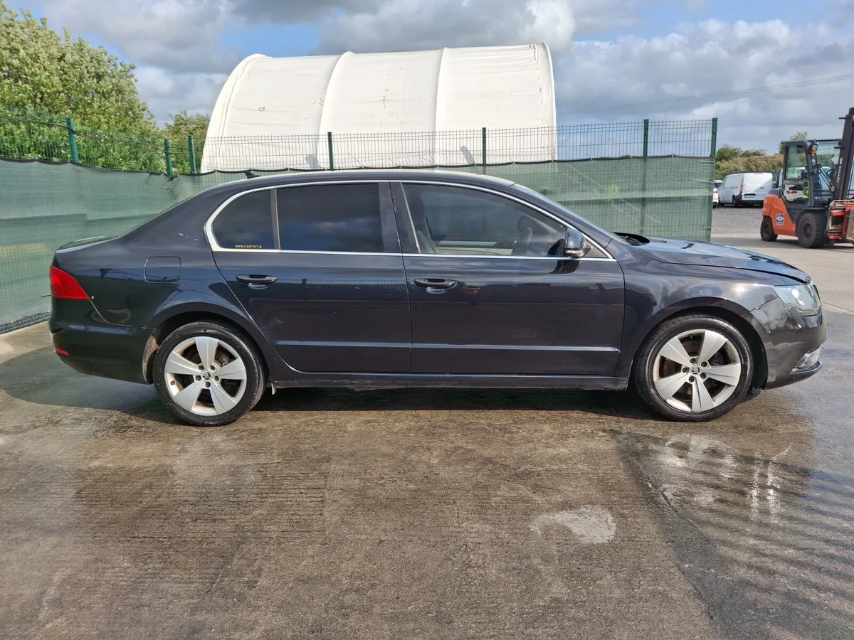 2014 Skoda Superb   2.0 Tdi  Automatic - Image 4
