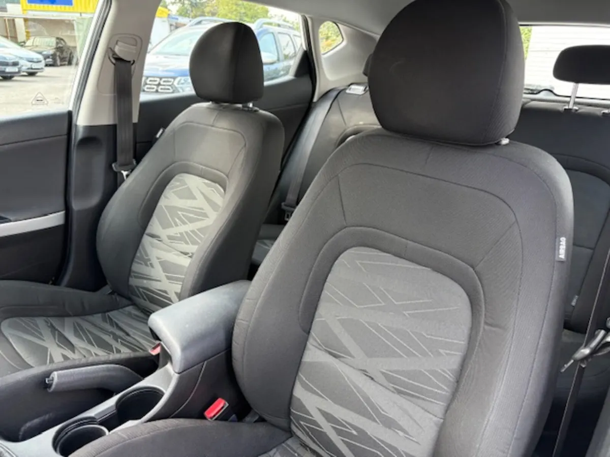 Kia Ceed 2014 1.4 DIESEL SIX SPEED - Image 4