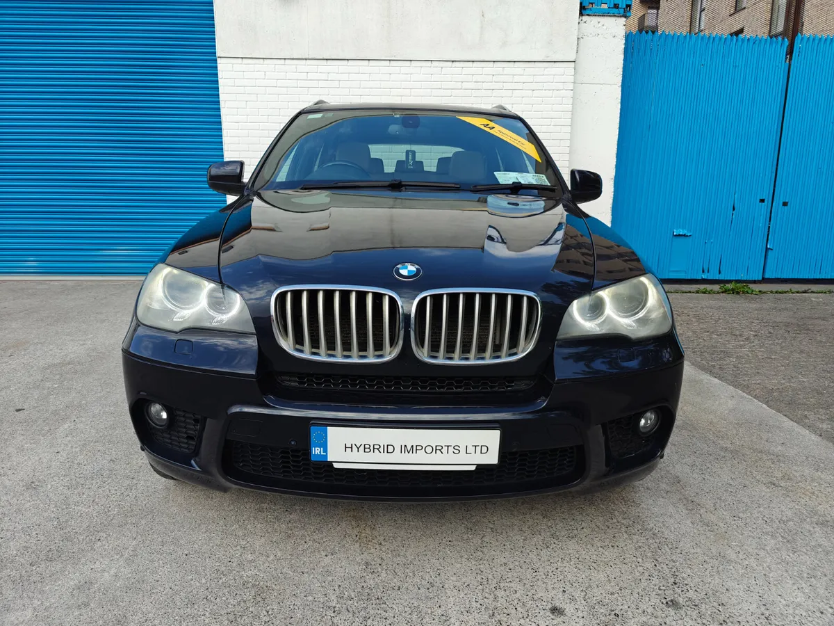 2011 BMW X5 7 SEATER PANORAMIC ROOF - Image 2