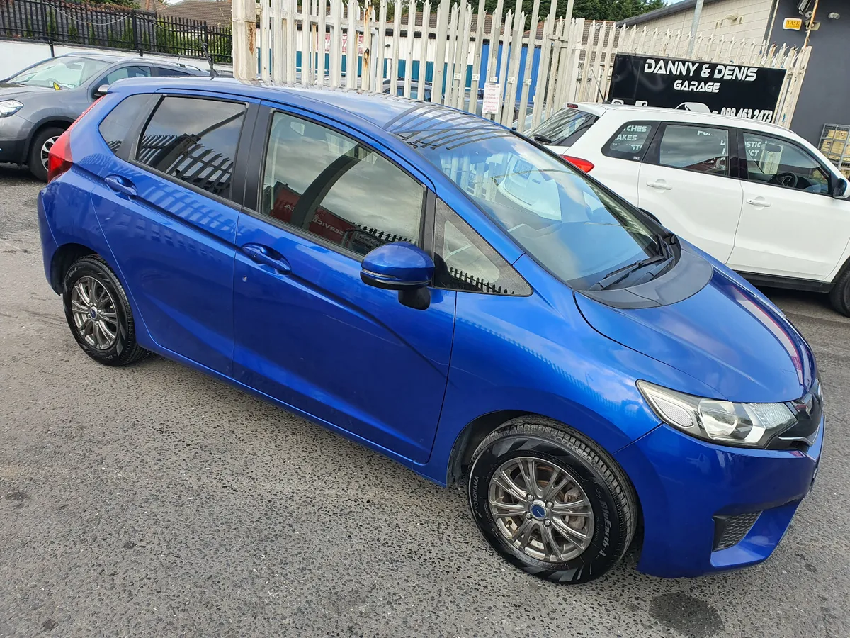 Honda Fit 2014 - Image 2