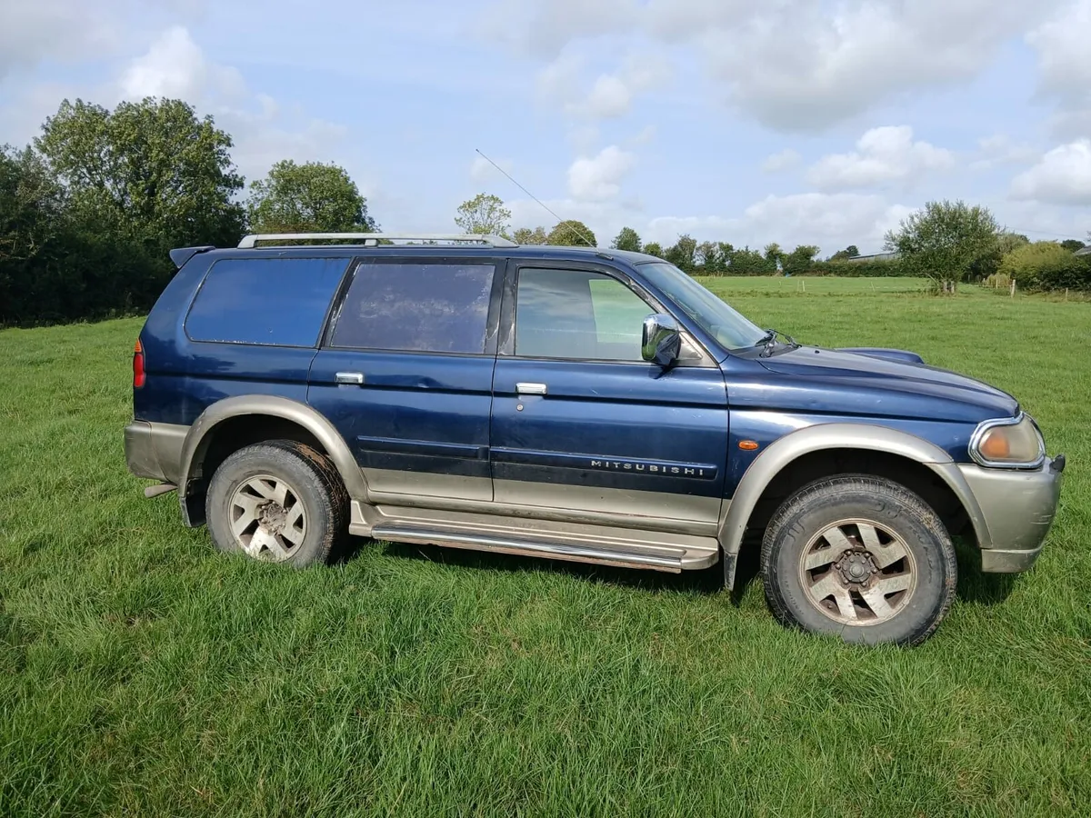 Mitsubishi Pajero Sport - Image 1