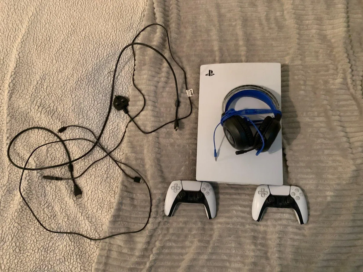 PS5 & Headset