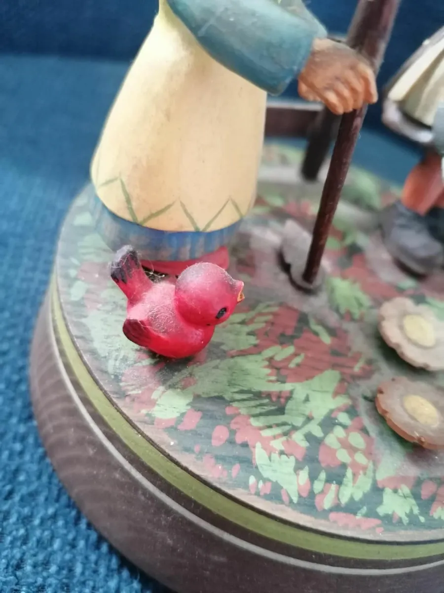 Antique ANRI Its a Small World Music Box - Image 3