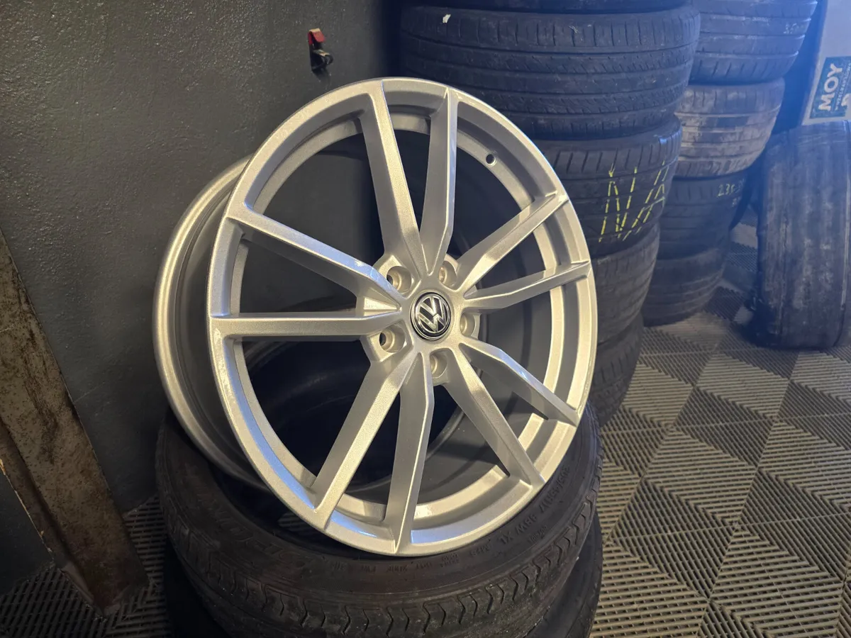 18" Volkswagen Pretoria Style (Single) - Image 2