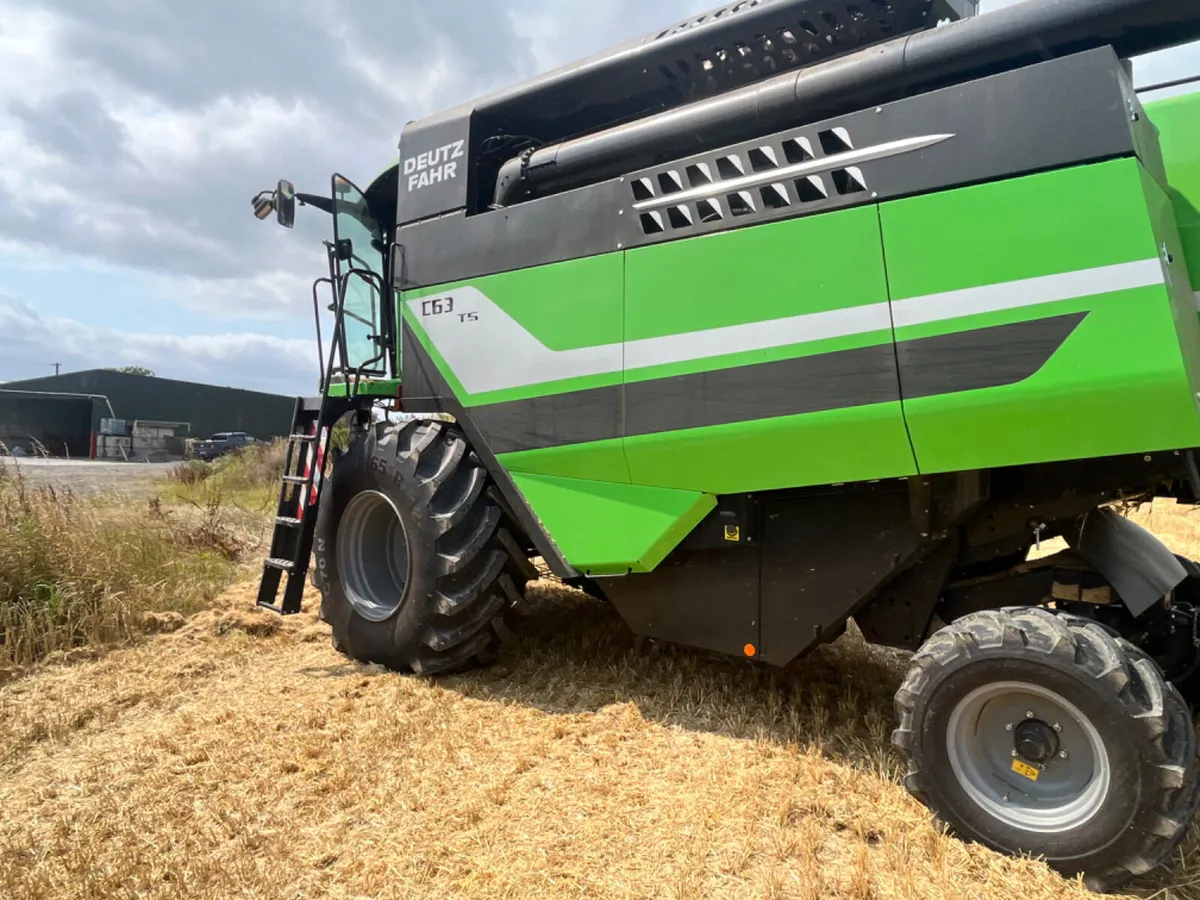 Deutz fahr combine - Image 4
