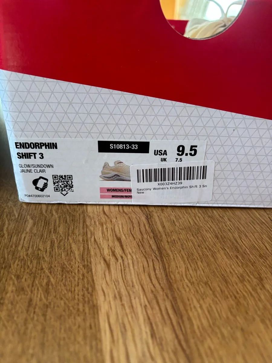 Brand new Saucony runners - Image 3