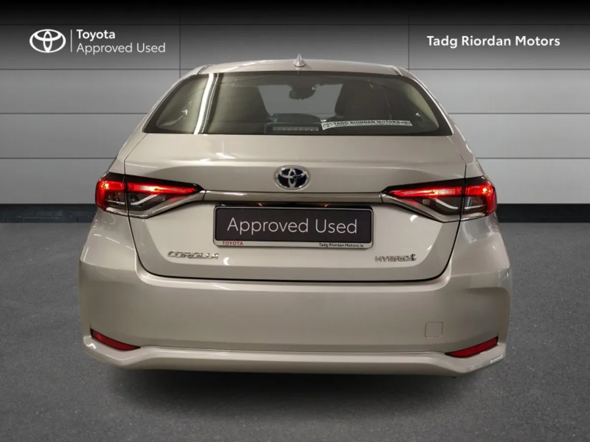 Toyota Corolla LUNA SALOON - Image 4