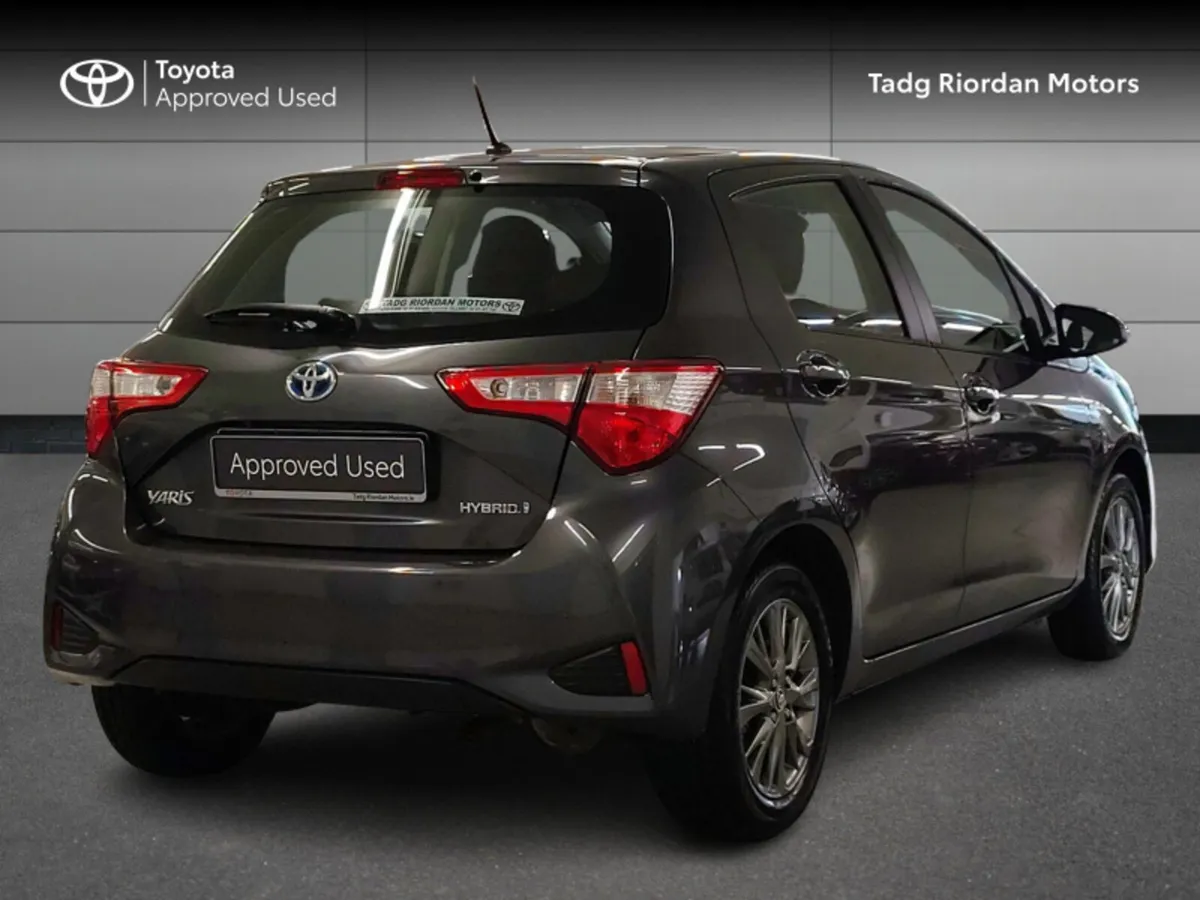 Toyota Yaris HYBRID 5DR LUNA  AUTO - Image 2