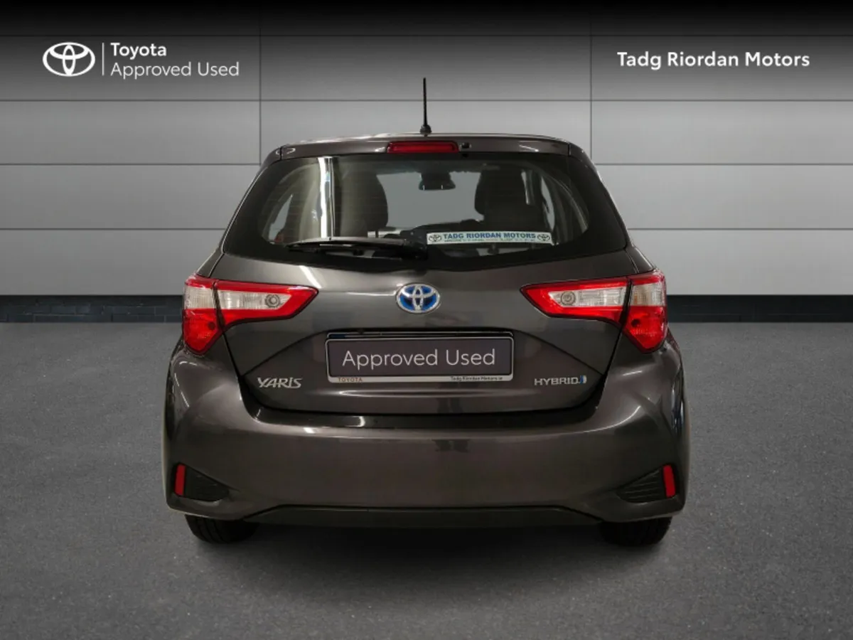 Toyota Yaris HYBRID 5DR LUNA  AUTO - Image 4