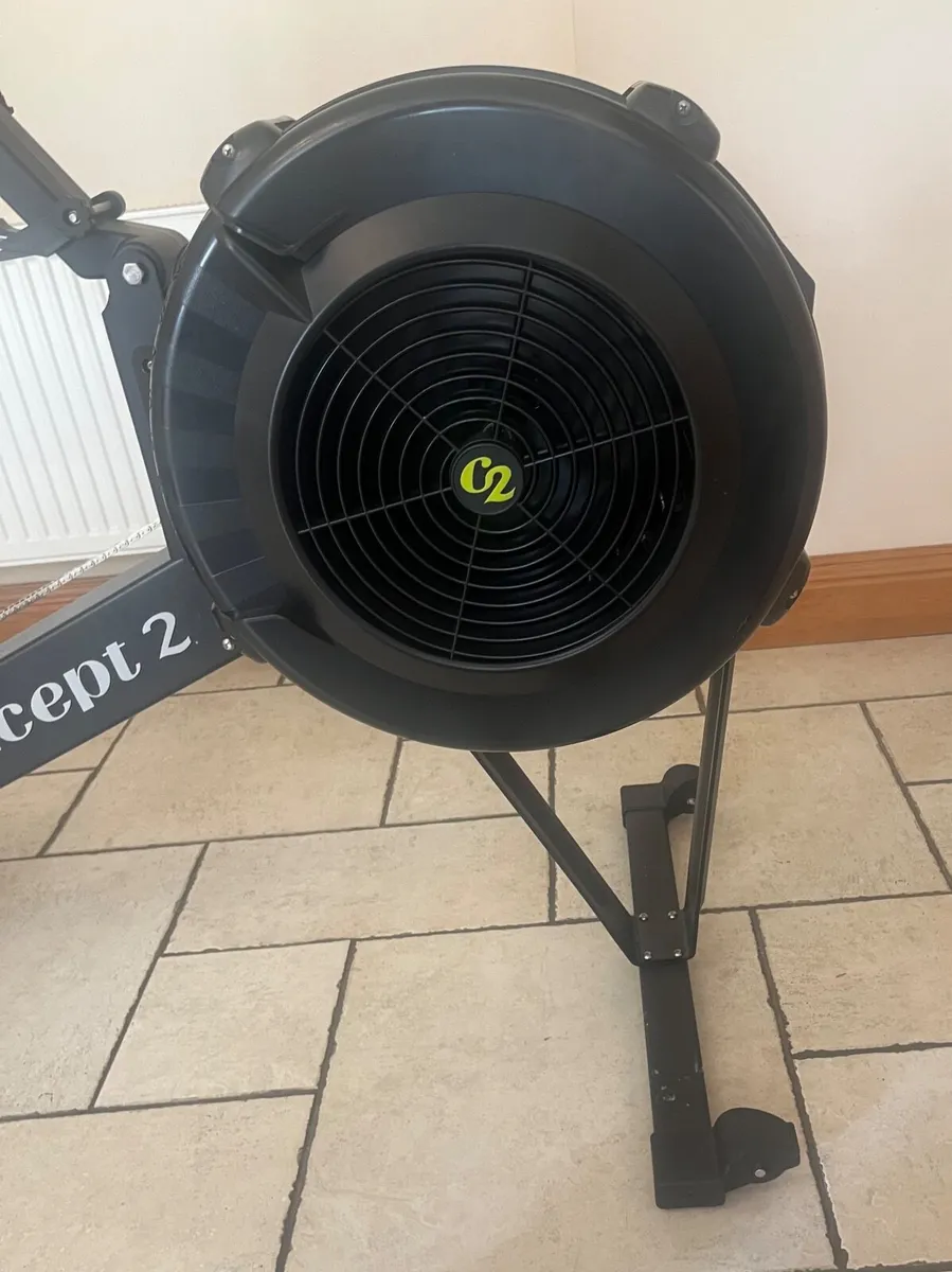 Rowing Machine - Concept2 RowErg – Mint Condition - Image 4