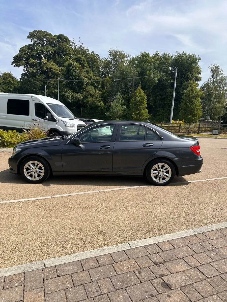 Mercedes C-Class 220 Diesel - Image 3