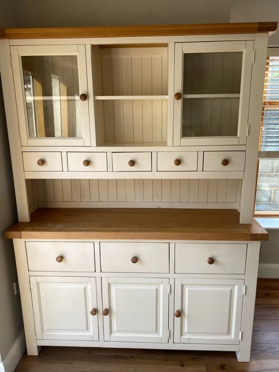 Dresser - Image 1