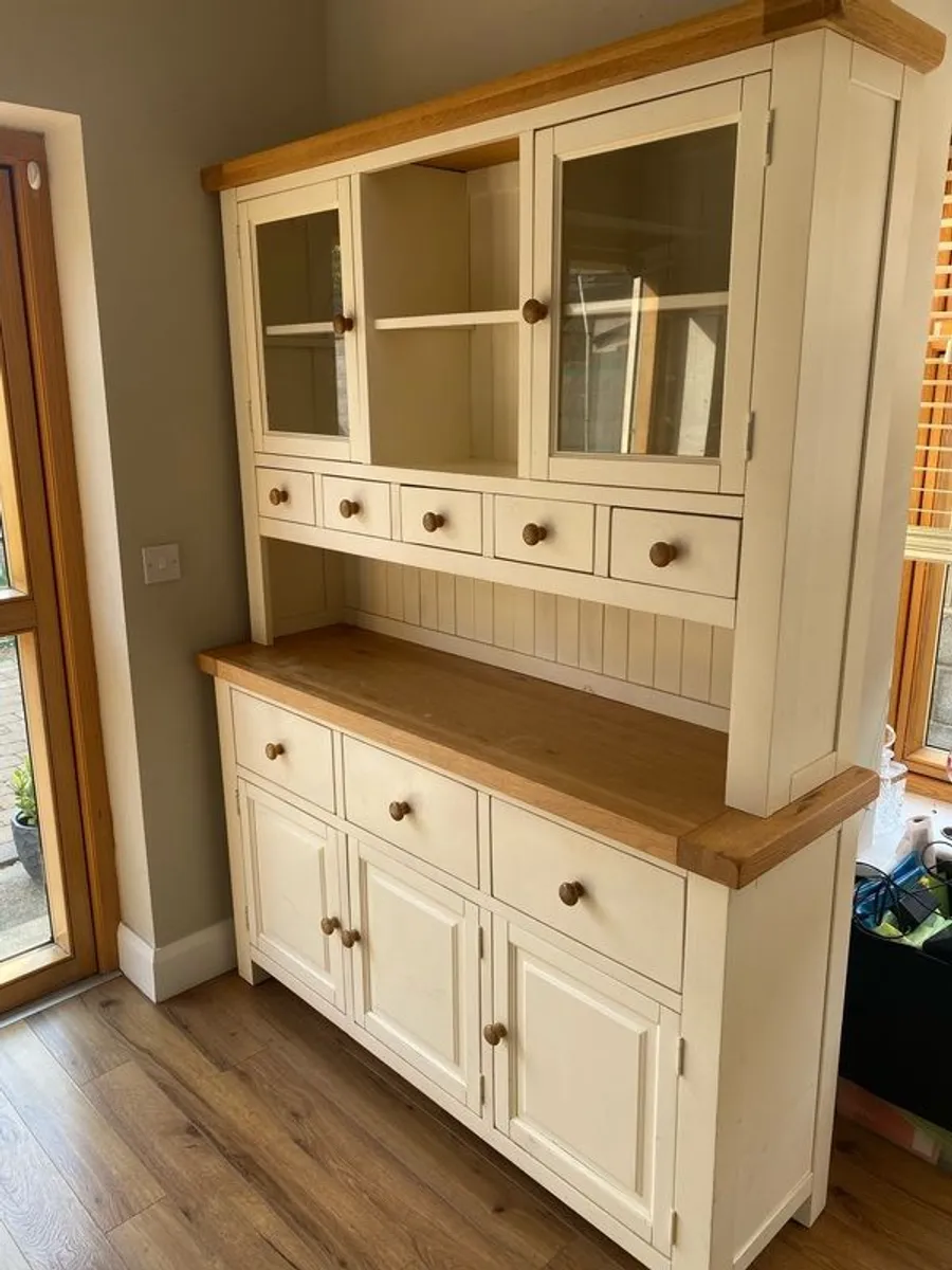 Dresser - Image 2