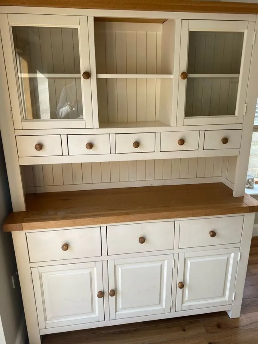 Dresser - Image 3