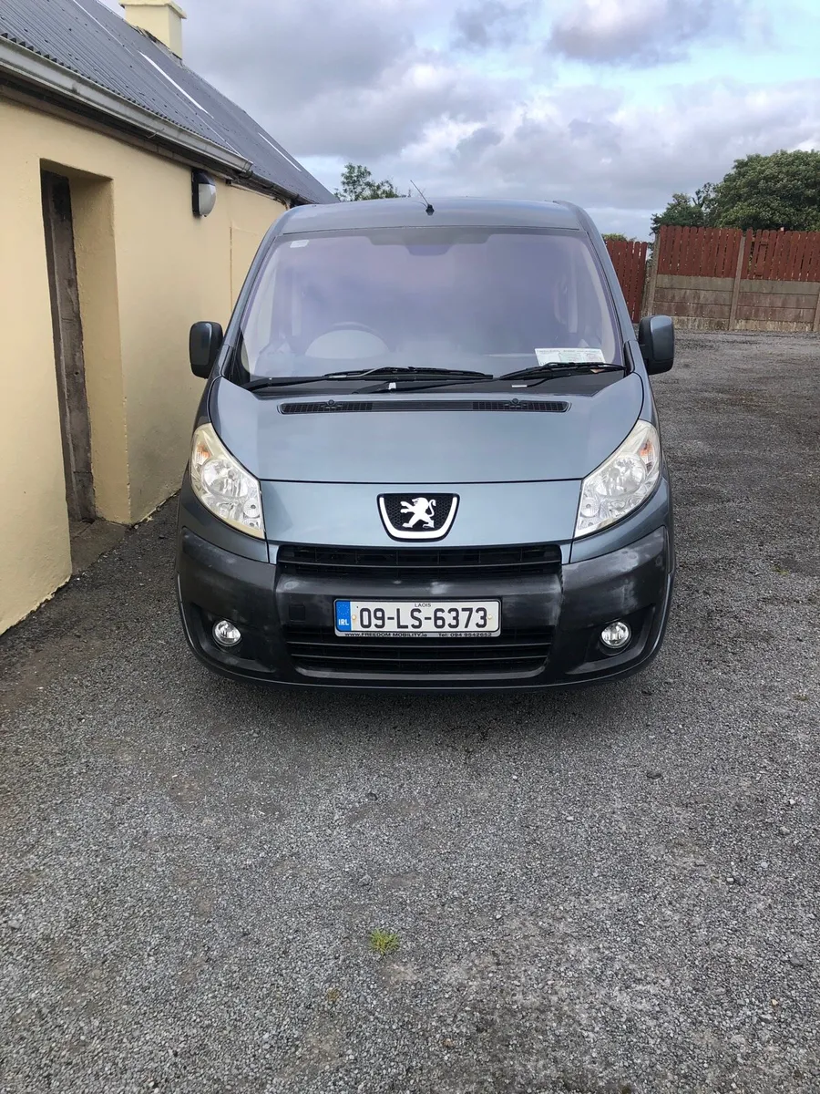 09 Peugeot Expert Tepee Wheelchair Vehicle - Image 1